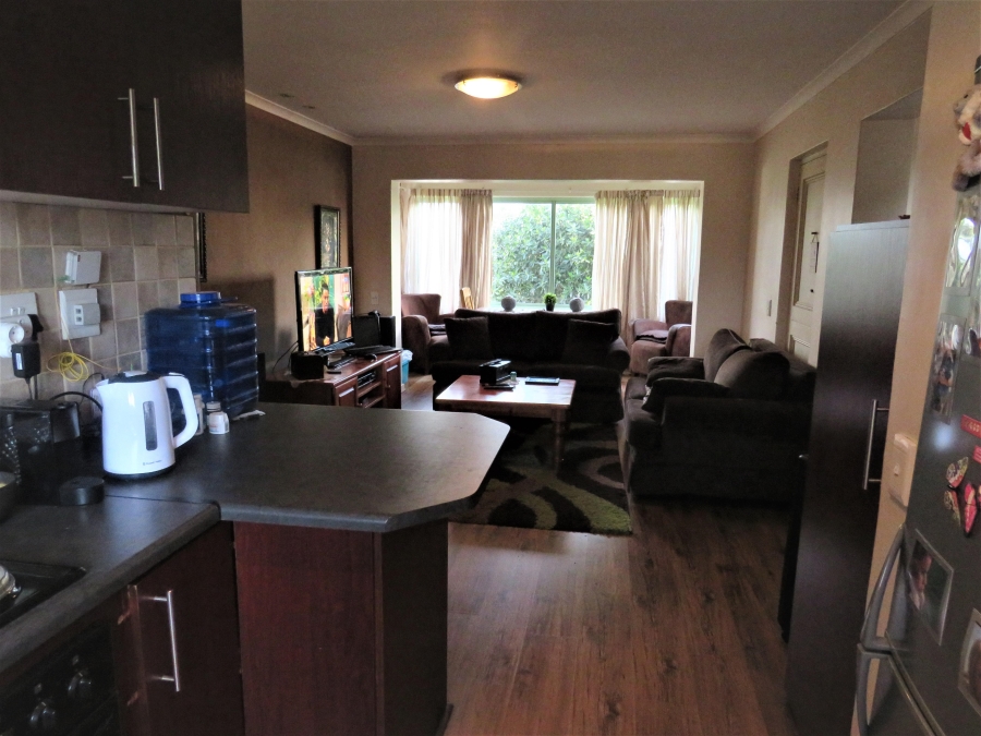 To Let 2 Bedroom Property for Rent in Greenways Golf Estate Western Cape